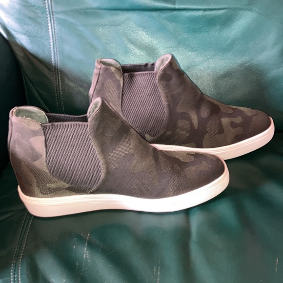 Steve Madden high-top Camo sneakers size 9 - Picture 2 of 5